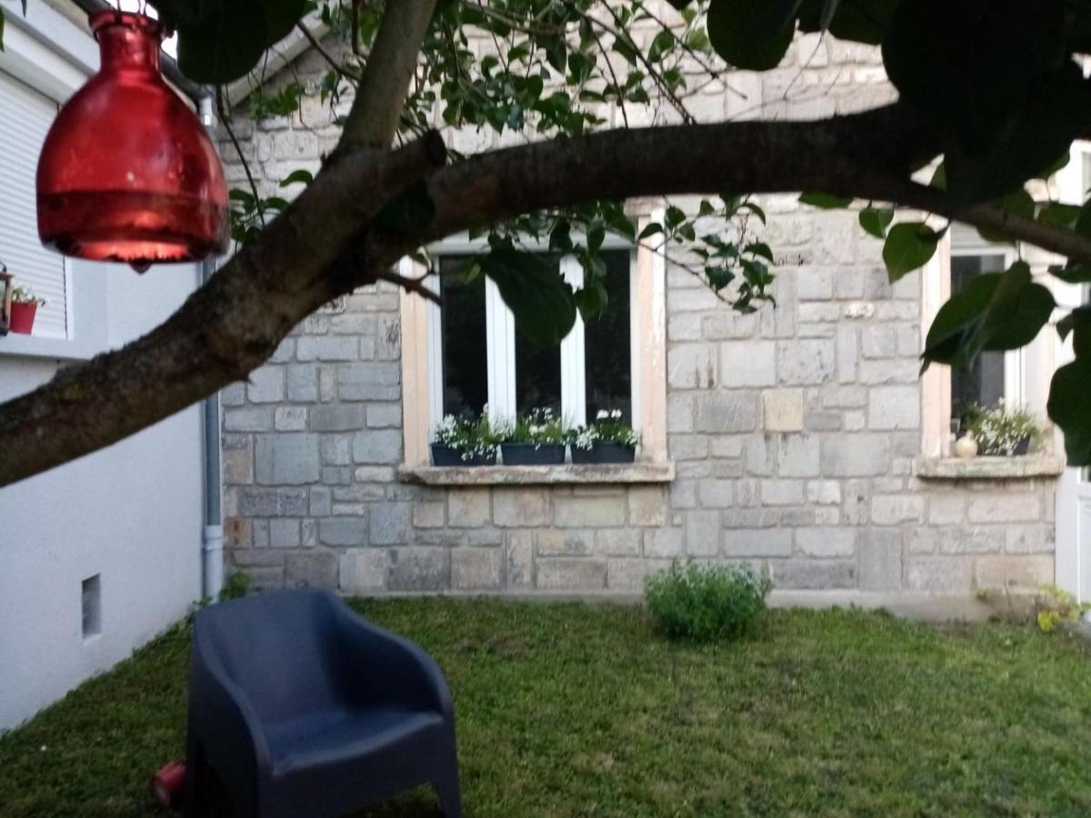 Apartamento Philoxenia Givet Exterior foto